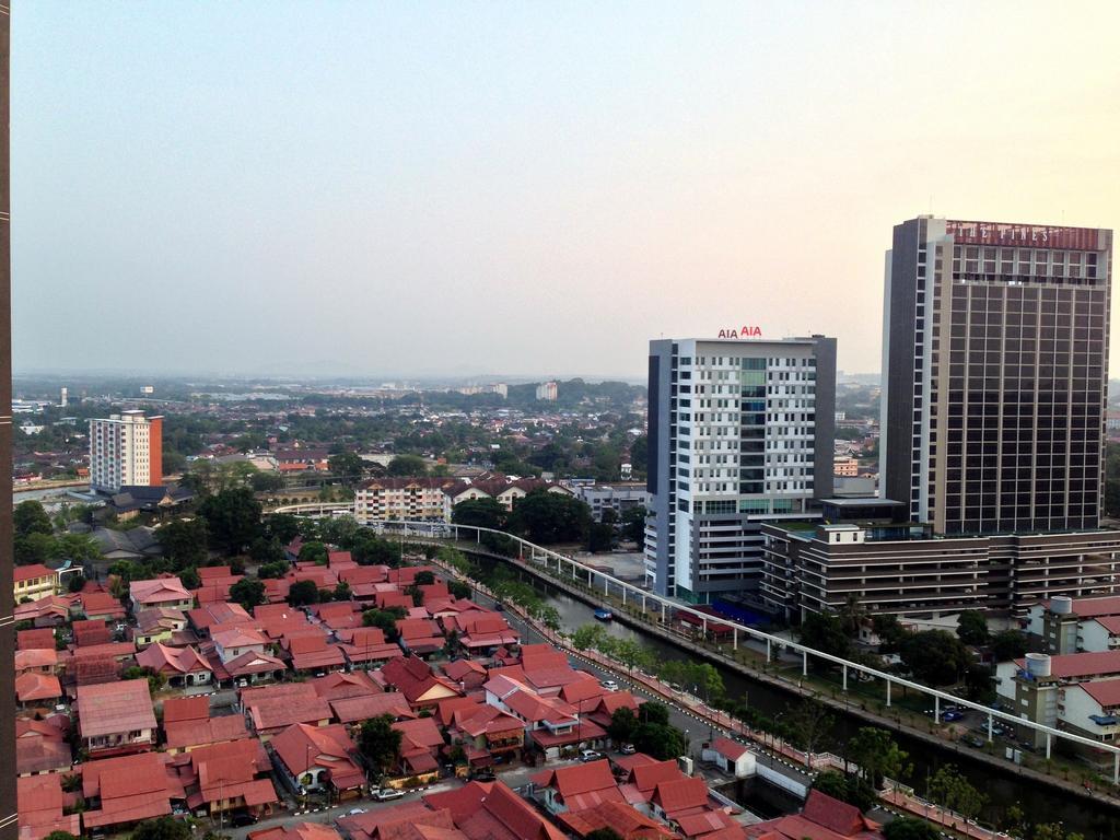 Relax & Chill At Malacca River Exterior photo